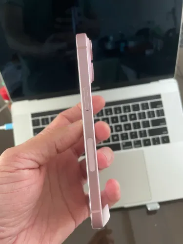 iPhone 15 128GB Rosa - 0 ciclos / Bateria 100% - R$ 3.500