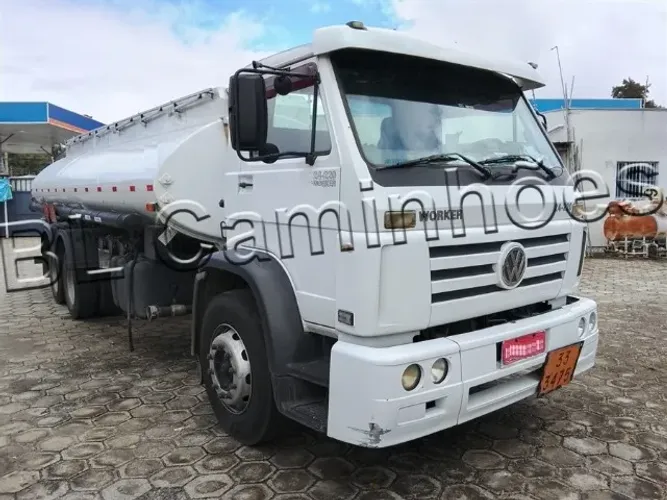 VW 24-220 ano 2009 c/ tanque 15.000 litros