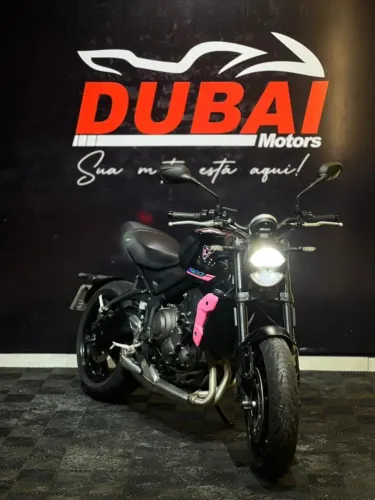 TRIUMPH TRIDENT 660 2025 