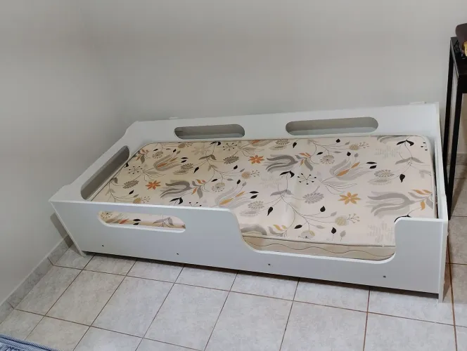 Cama montesoriana 