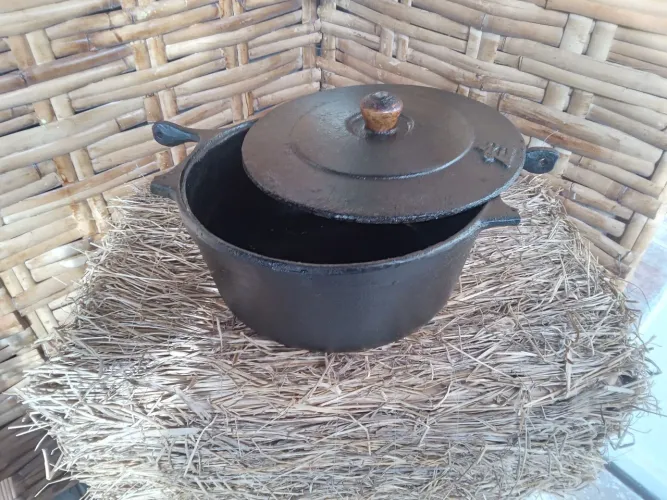 Panela de ferro antiga 3.5 litros