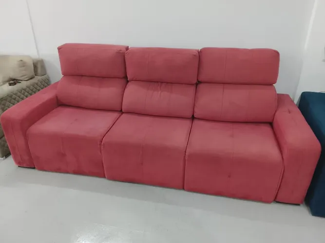 Sofá retrátil e reclinável medindo 2.50