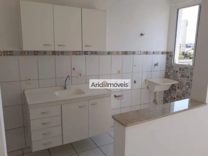 Apartamento com 2 dormitórios à venda, 45 m² por R$ 210.000,00 - Loteamento Clube V - São