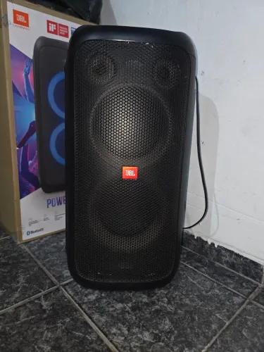 JBLParty Box 100