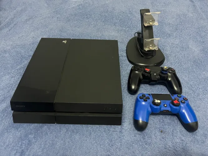 Ps4 Fat 1TB 2 manetes