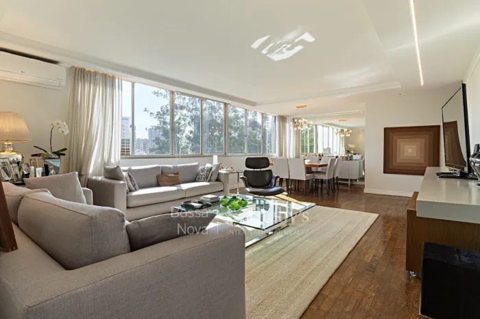 Apartamento cercado pelo verde em Higienópolis