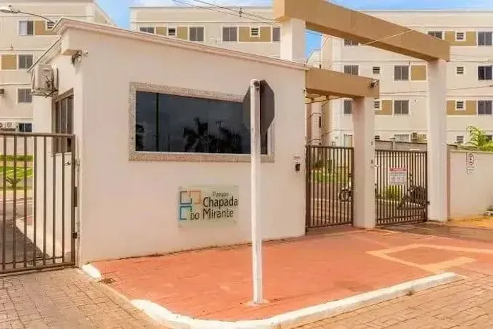 Apartamento para alugar semi-mobiliado no bairro Carumbé