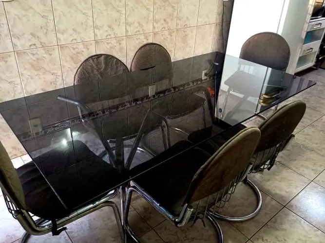 Mesa de jantar com 6 cadeiras