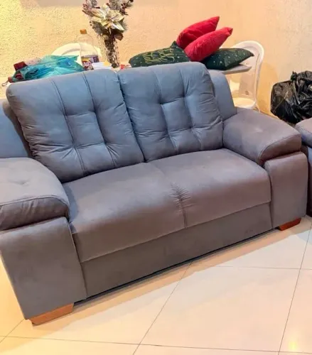 Sofá de dois lugares NOVO