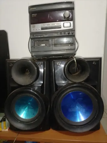 AIWA NSX-F95 + as duas caixas originais AIWA com Metal Bass ? tudo junto!