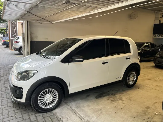 Volkswagen Up! Track 1.0 Total Flex 12V 5P 2017