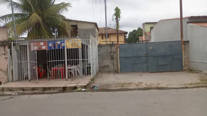 Excelente ponto de comércio com espaço de galpão anexo