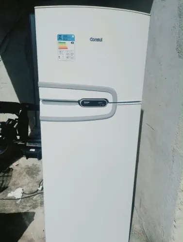Vende-se geladeira funcionando tudo perfeitamente 