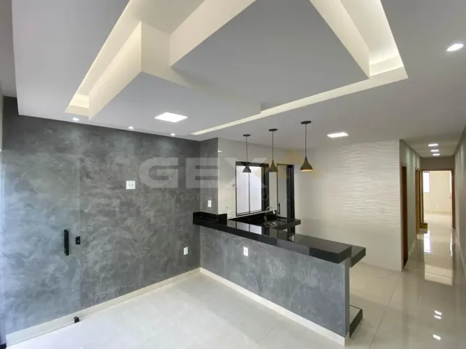 Casa à venda no bairro Floresta, 3 quartos, quintal e 2 vagas.