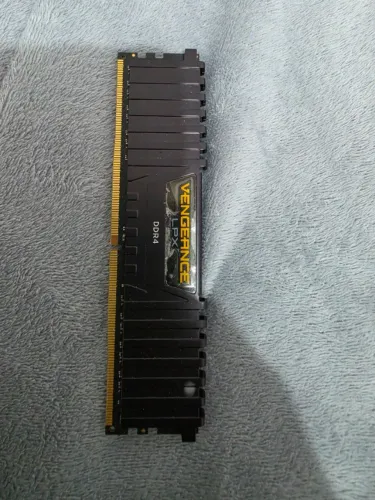 Memória RAM Corsair Vengeance LPX DDR4 8 GB 2400 MHz