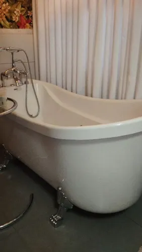 Banheira de hidromassagem victoriana 