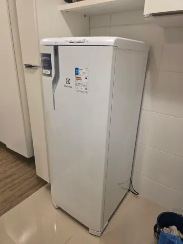 Geladeira Electrolux 1 porta - nova