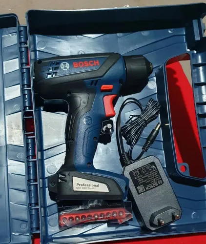Parafusadeira Bosch Smart 12V nova