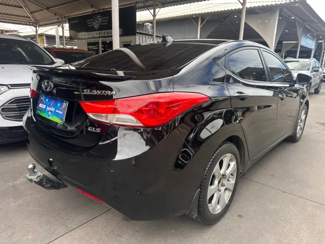 Hyundai Elantra GLS 1.8 16V Aut. 2012