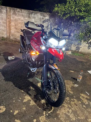 Vendo Tiger 800xca 2019 moto novíssima vale a pena olhar