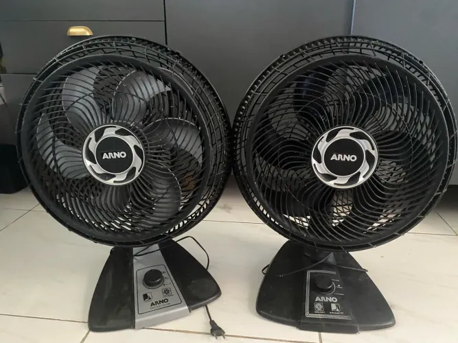Dois ventiladores com defeito