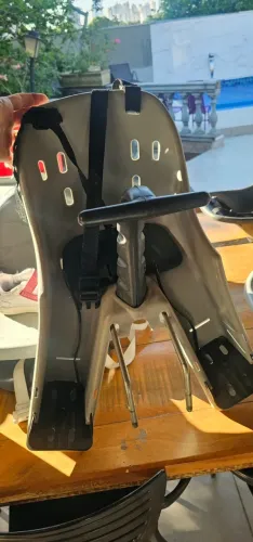 Cadeirinha de bicicleta (tenho 4 unidades a venda) - o preço 40,00 é cada