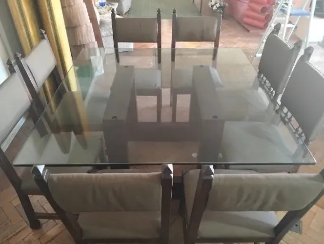 mesa de vidro com 8 cadeiras 1 4m x 1 4m e 2 cm de espessura
