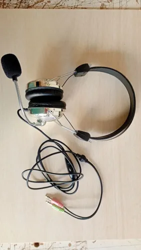 Fone de ouvido e microfone