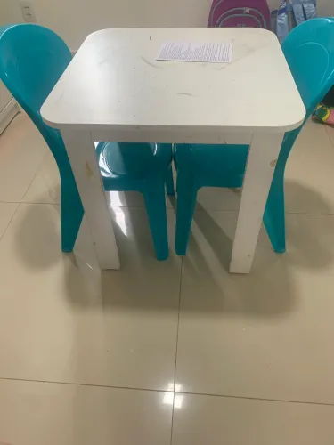 Mesa com cadeira infantil