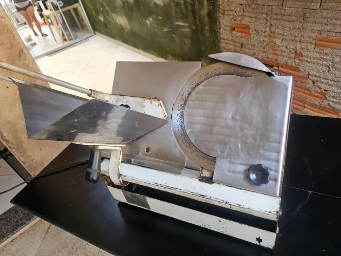Fatiadora de frios grande bivolt 