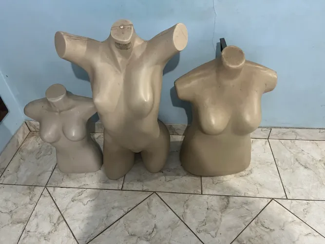 6 Maniquins / 3 parte de cima / 2 metade do corpo / 1 Plus 