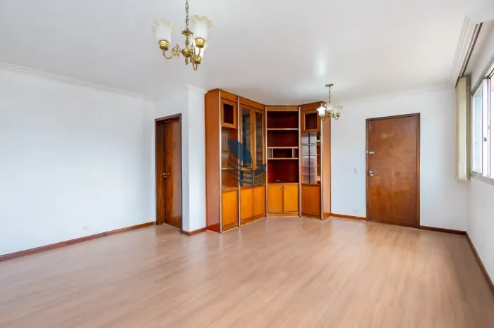 Apartamento com 03 quartos no bairro Água Verde - Curitiba/PR