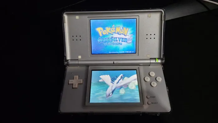Nintendo DS Lite Prata + R4