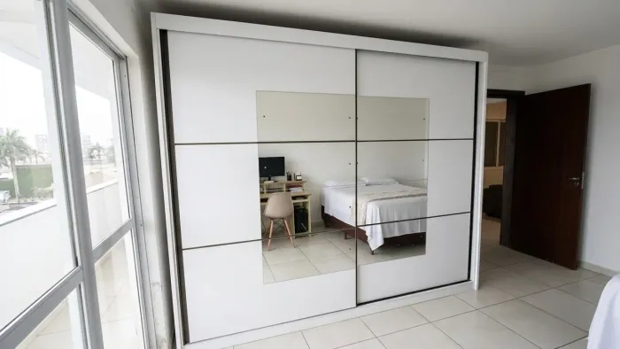 ? Guarda-Roupa Casal Premium 2,70m | Espelho | 6 Gavetas | Excelente Estado