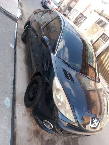 Peugeot 207 Sedan Passion XR 1.4 Flex 8V 4P 2010