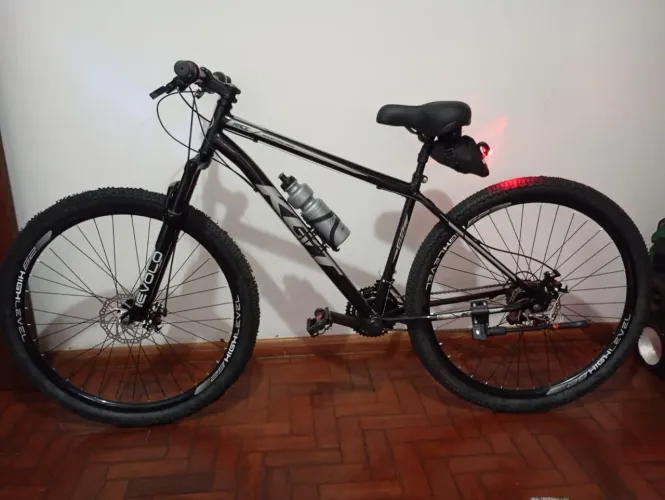 Bicicleta Mountain Bike Aro 29 NOVA com Acessórios 