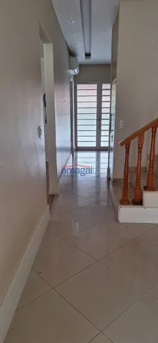 Casa com 3 quartos para alugar no Condomínio Bosque dos Ipês em Jacareí.