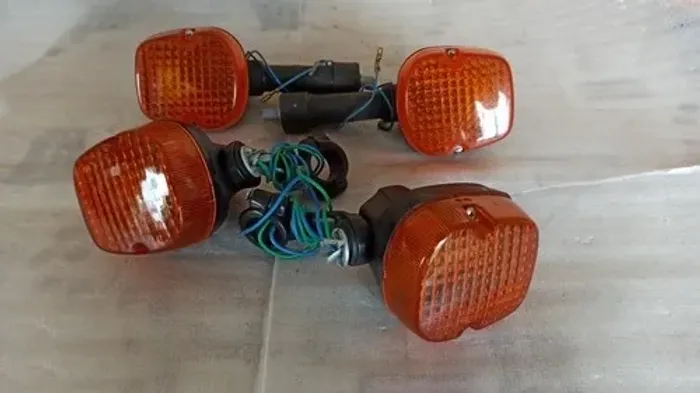 Conjunto de piscas para motos XL 250r - XLX - Sahara