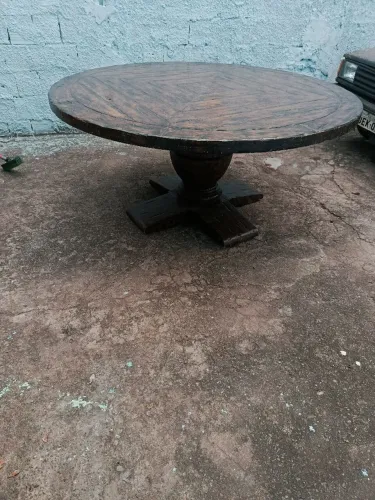 Mesa de jantar rústica