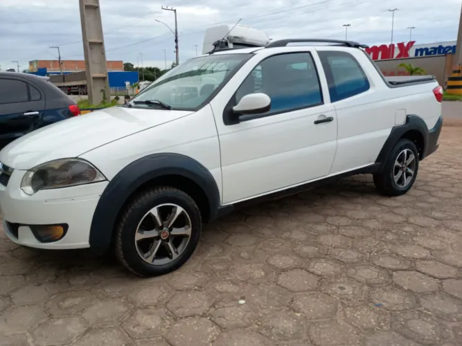 Fiat Strada Trekking 1.6 16V Flex CD 2014