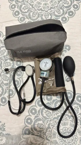 Aparelho Medidor de Pressão Arterial Manual com Estojo 