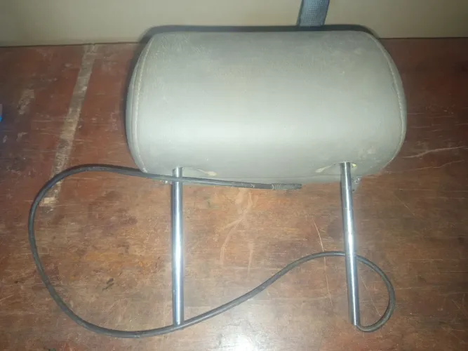 Encosto com tela do Corolla