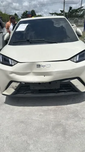 BYD Dolphin Mini - Sucata para retirada de peças
