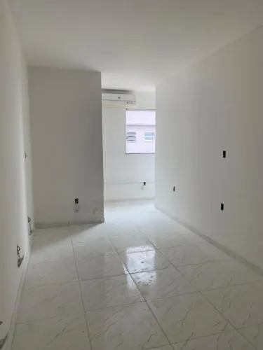 Sala Comercial, 40m² no Ed. Antônio Velho