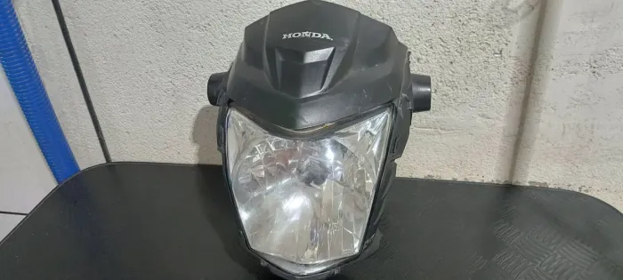 Carenagem do farol + bloco óptico