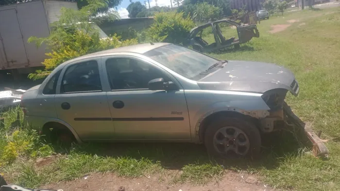 Corsa Joy 1.8 retirada de peças 