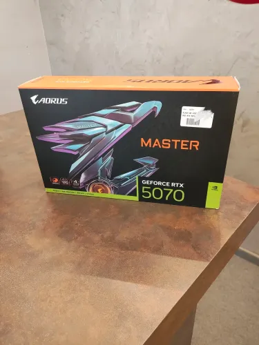 Placa de Vídeo Aorus Master GeForce RTX 5070 (Loja Física)