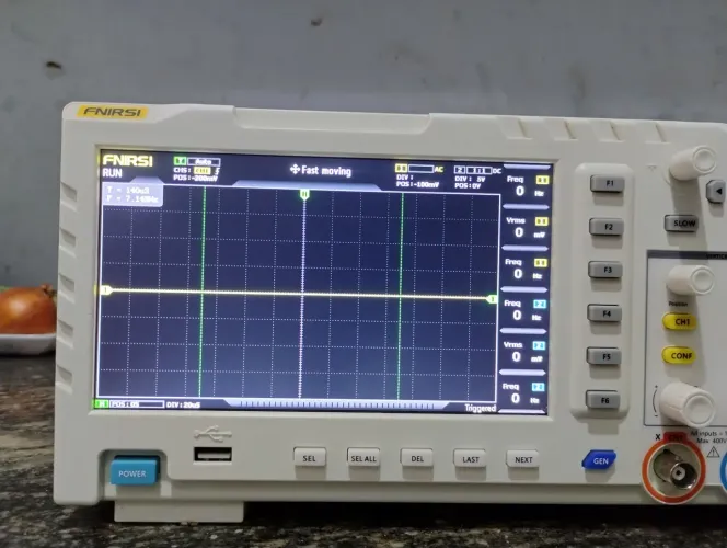 Osciloscópio FNIRSI-1014D