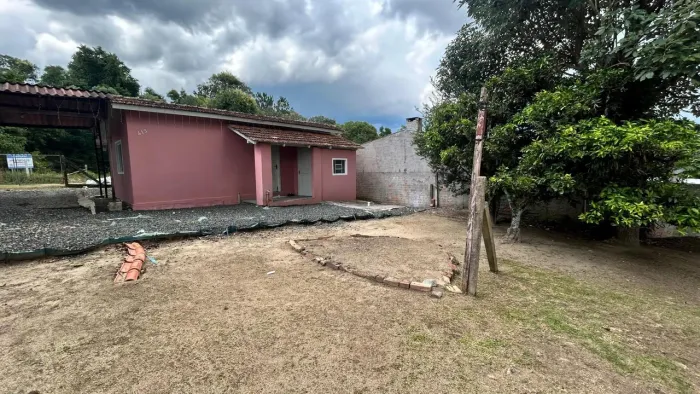 Casa COM ÓTIMO TERRENO à venda no Centro de Piên