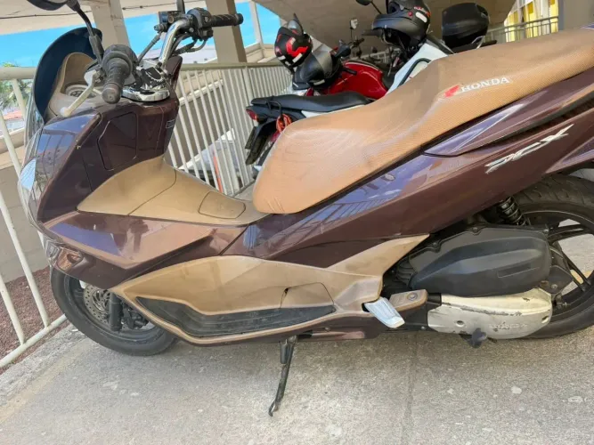 Pcx muito nova!! Revisada pneu novo 